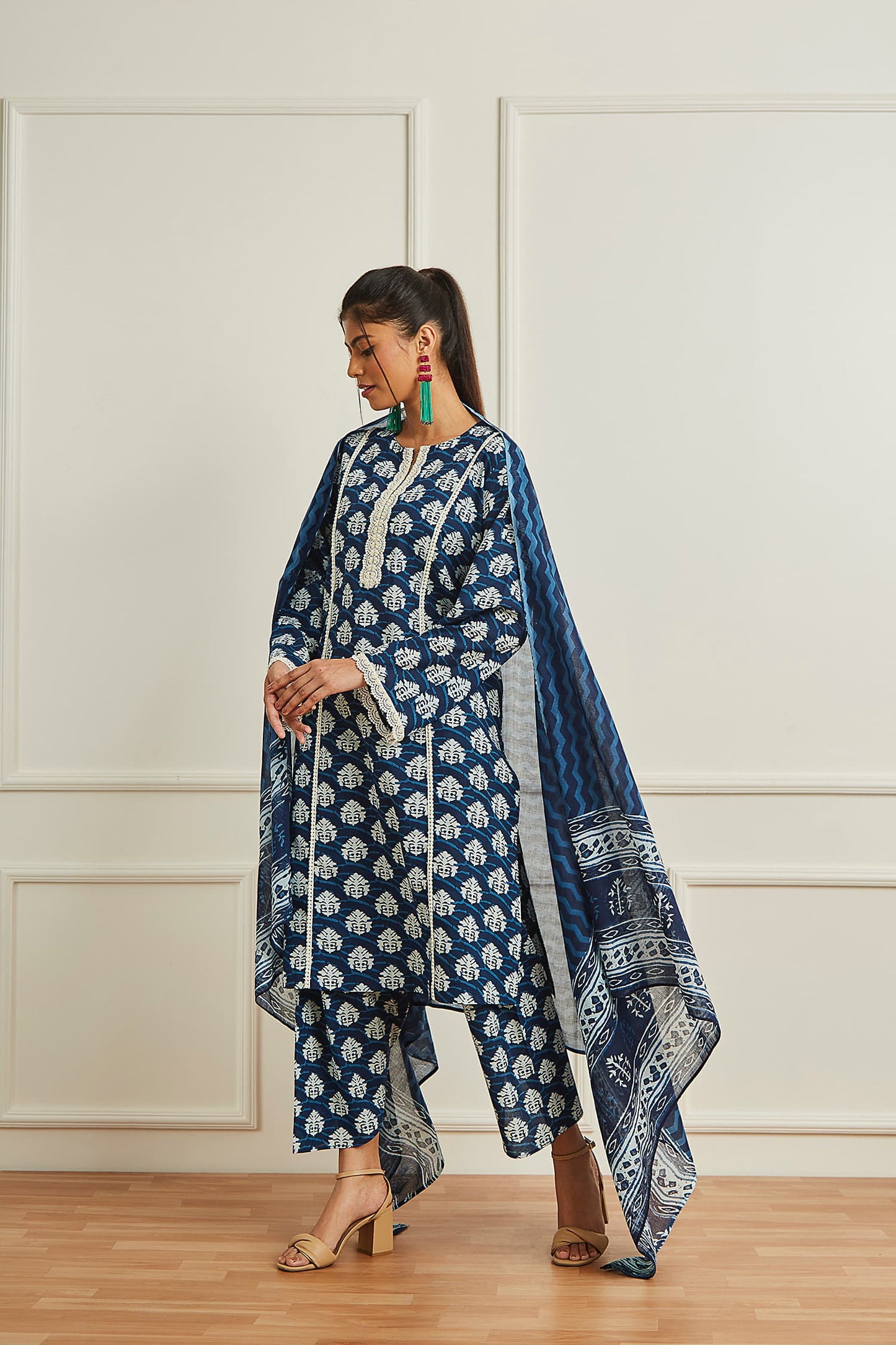 Mudita Suit Set