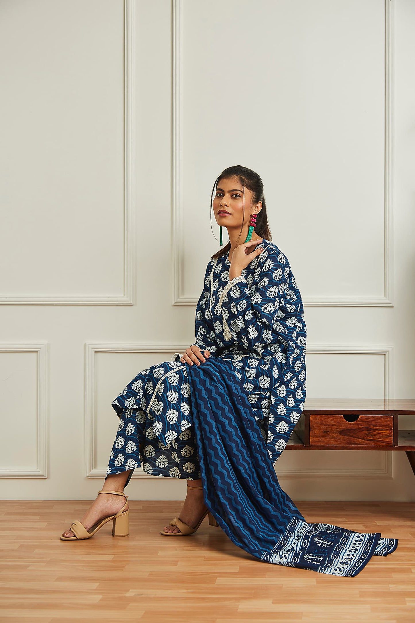 Mudita Suit Set