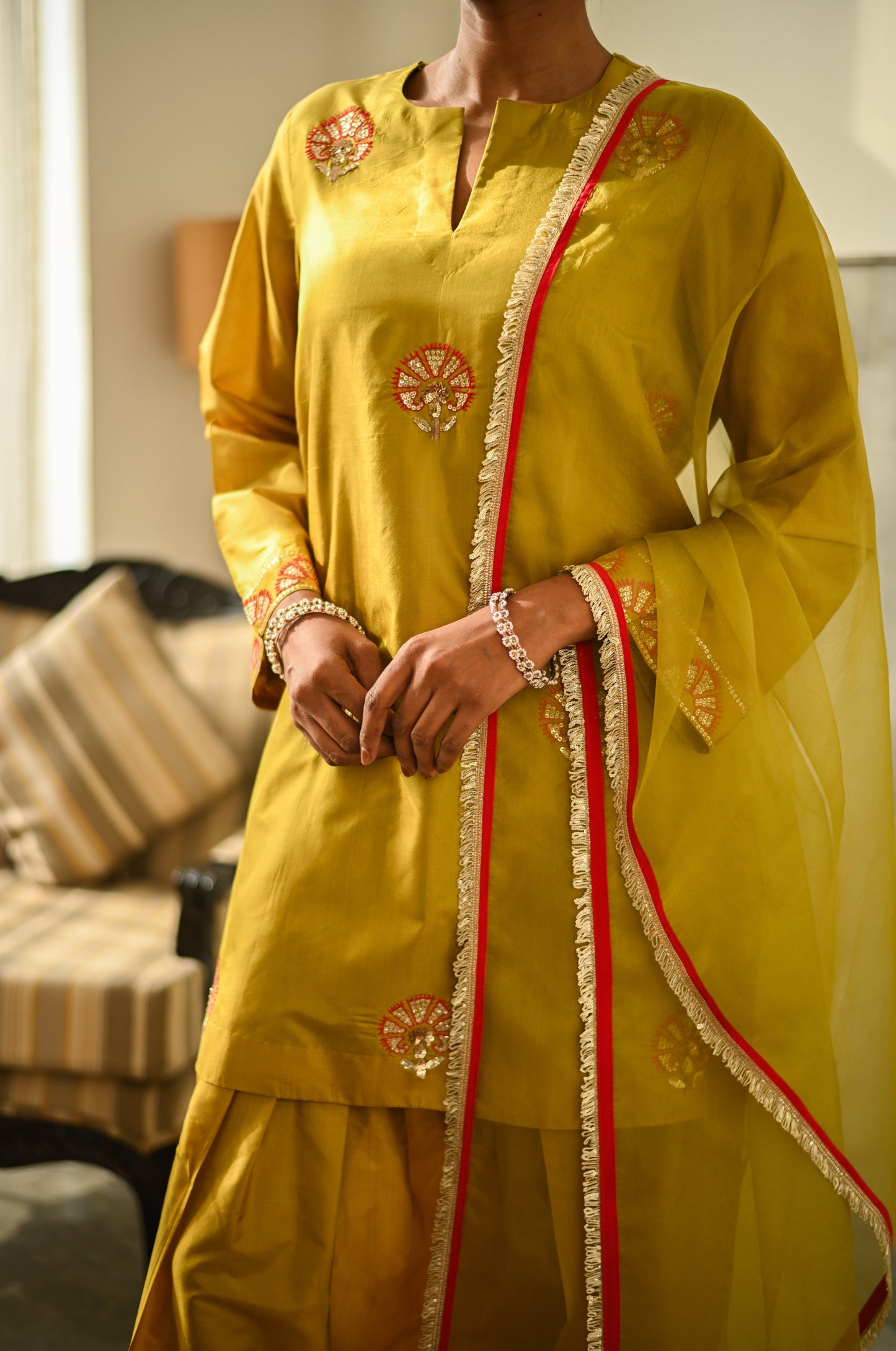 Ratna
